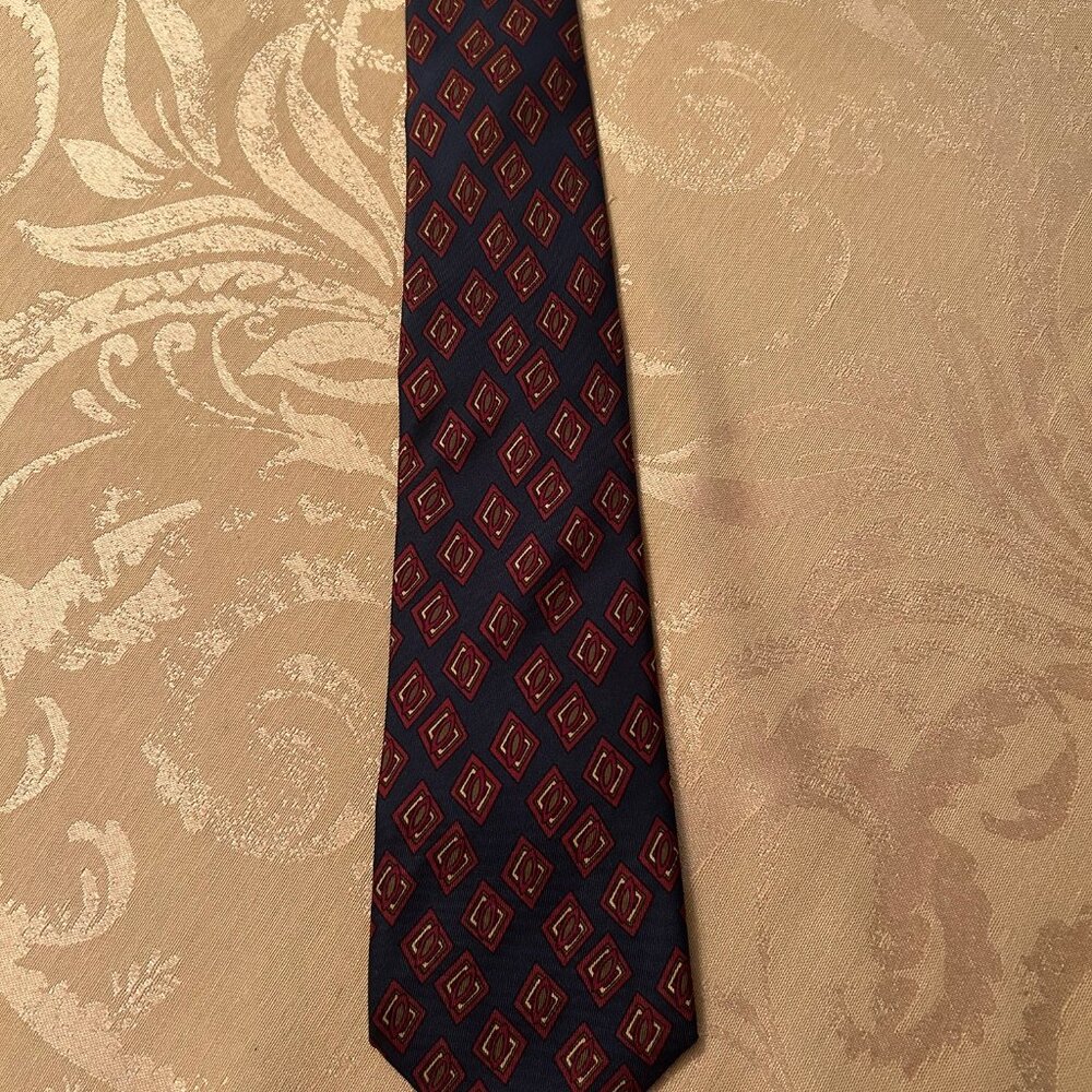 NEW Chanel Men's Tie 100% Silk Made in Italy Gold and Red on dark blue